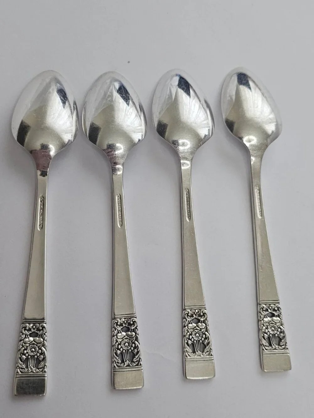 4 Oneida Coronation Spoons 6